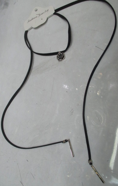 Choker long with Flower detail