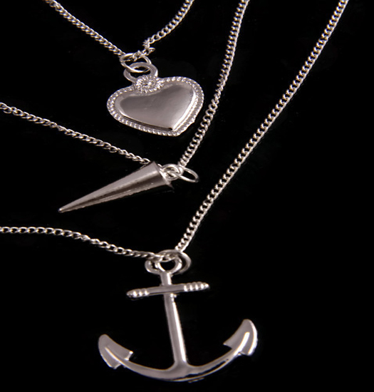 Ketting heart, pendulum and anchor