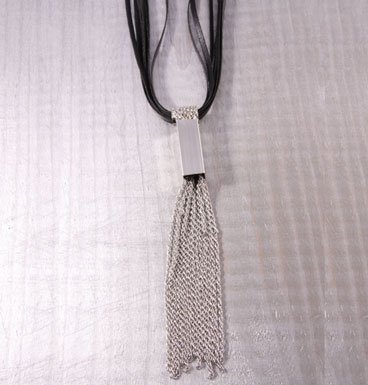 Necklace Silueta