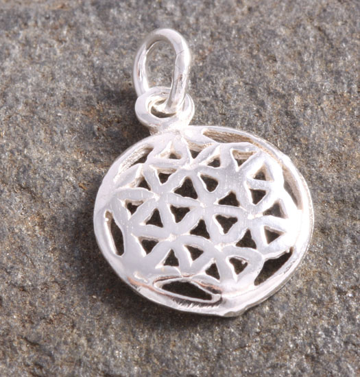 Silver Luck Charm Pendant Keltic Knot