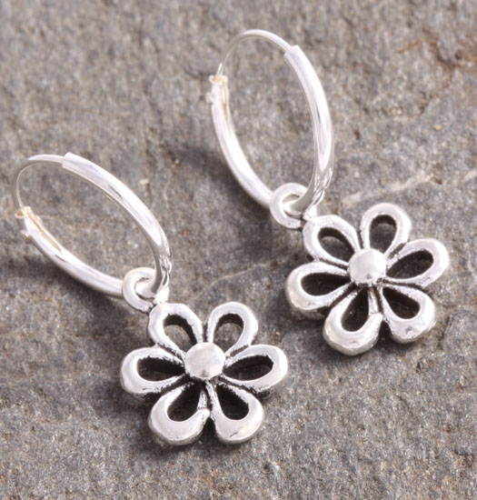 Silver Luck Charm Earring Daisy