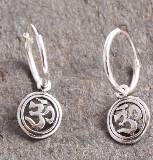 Silver Luck Charm Earring Ohm